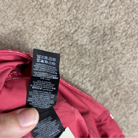 Sweaty Betty Goddess 7/8 Legging Size Medium Red Terrazzo Foil Print Workout NEW - Picture 10 of 10